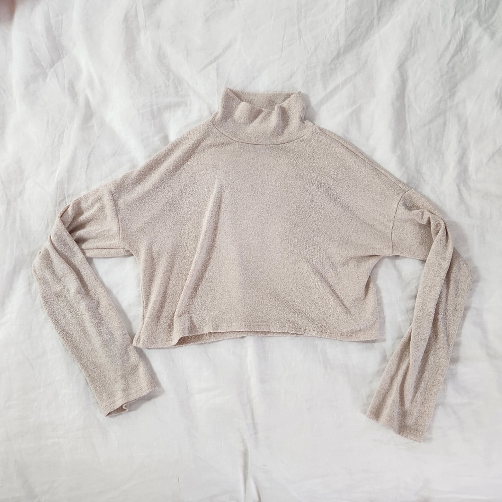 Long sleeve mini turtle neck crop Forever 21 size M